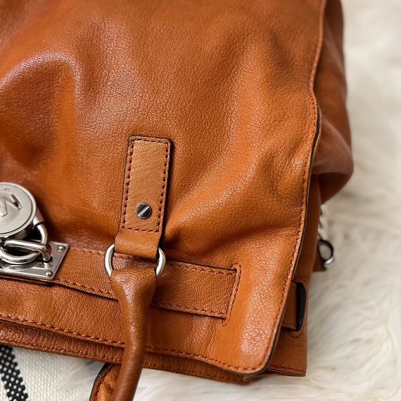 Michael Kors Hamilton East West Bisque Pebbled Leather - Picture 3 of 13